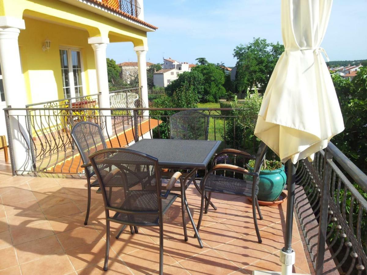 Apartment Luiza Funtana Εξωτερικό φωτογραφία