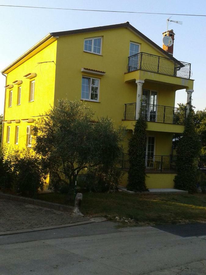 Apartment Luiza Funtana Εξωτερικό φωτογραφία